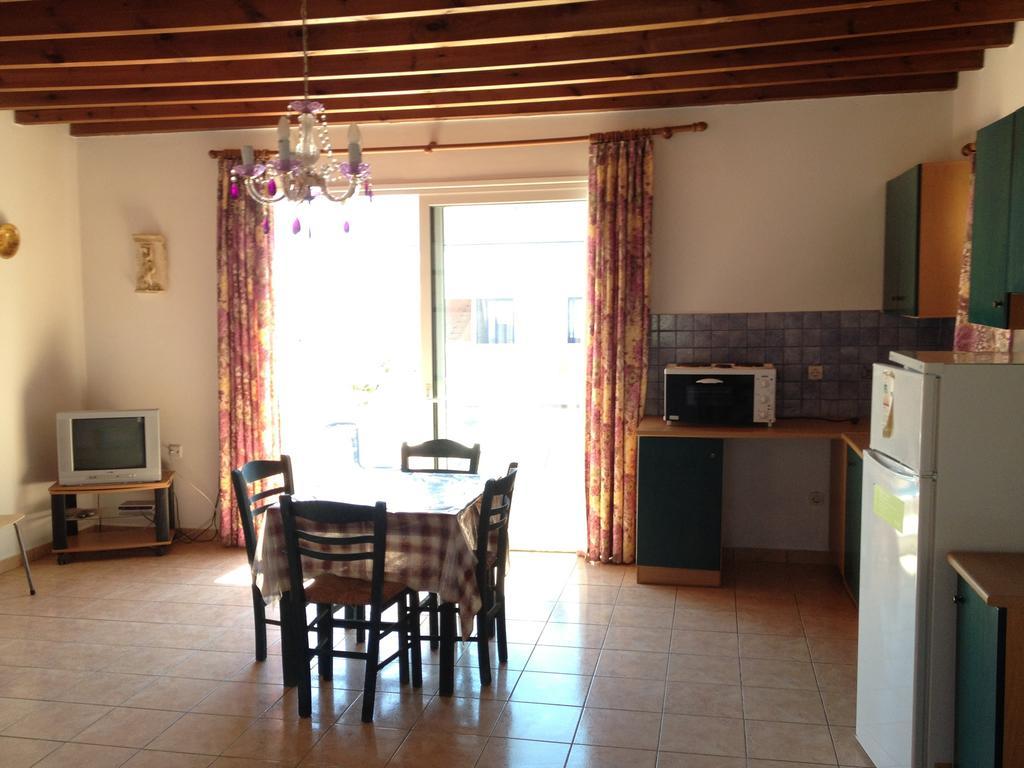 Saint Konstantin Beach Apartments Stegna 部屋 写真