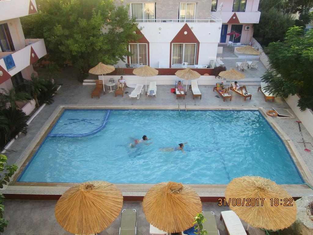 Saint Konstantin Beach Apartments Stegna エクステリア 写真