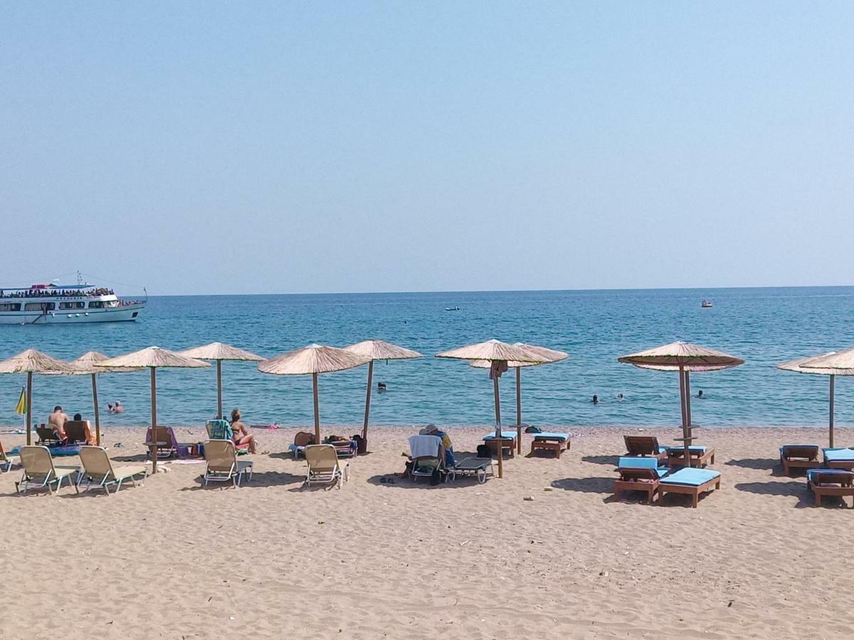 Saint Konstantin Beach Apartments Stegna エクステリア 写真